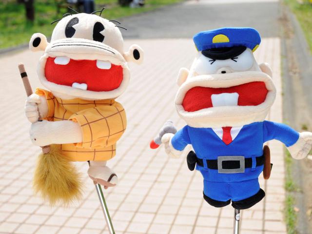 画像: 比較的最近のものから懐かしのキャラクターまで、様々なぬいぐるみ型ヘッドカバーが販売されている