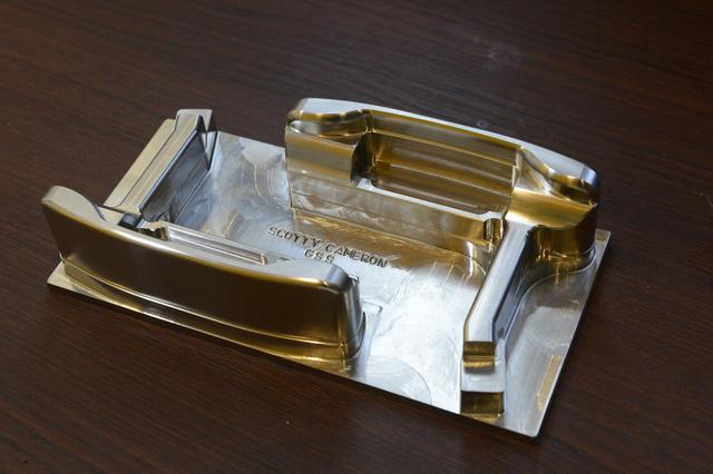 画像: 350グラムを標準の重量にしたスコッティ・キャメロンのパター「ニューポート」
