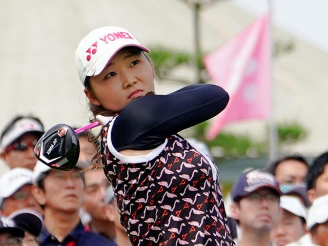 画像: マンデーを11位タイ通過の石井理緒(写真は2019年のヨネックスレディス 撮影/岡沢裕行)