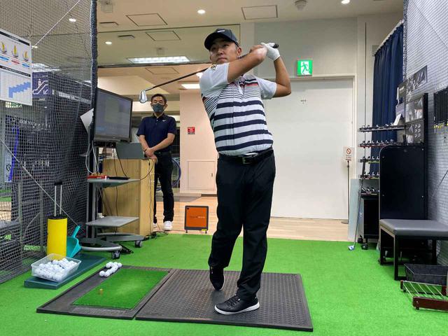 画像: プロゴルファー・時松隆光が「ミズノパフォーマンスフィッティングシステム」を実際に体験した(画像提供/ミズノ)