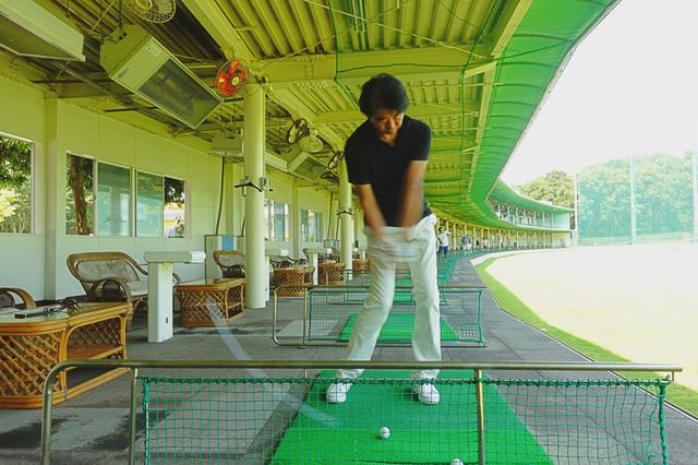 画像: 小さいスウィングでも自分のテンポを意識して振ることで、力みやゆるみのミスを防げるようになる
