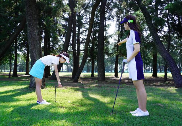 画像: 「あ、見て! きっとあれよ。木に当たって奥まで行かなかったみたいね」