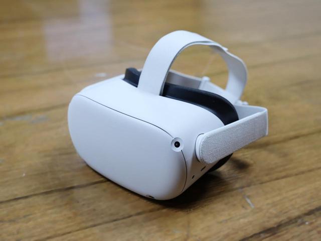 画像: ヘッドマウントディスプレイ、いわゆるVRゴーグルを装着して体験します