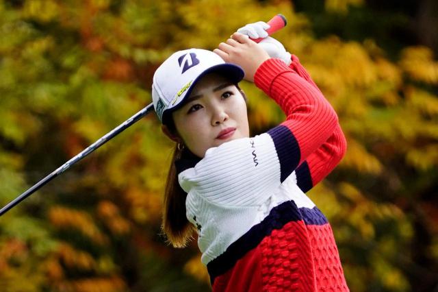 画像: プロとしてツアー本格参戦した今シーズンに3勝を挙げた古江彩佳は賞金ランク2位(写真は2020年の大王製紙エリエールレディス 撮影/岡沢裕行)