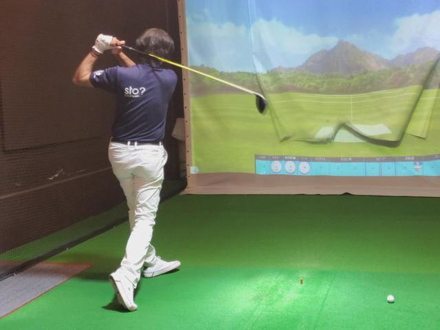 画像: 中村が46.5インチのシャフトを試打したところ、平時よりヘッドスピード、ボール初速も上昇した