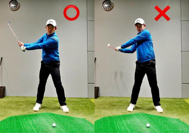 画像: 画像C 右手と左手を離して握るスプリットハンドドリルのハーフスウィングで左肩、左ひじが右腕よりも下になるように確認しよう