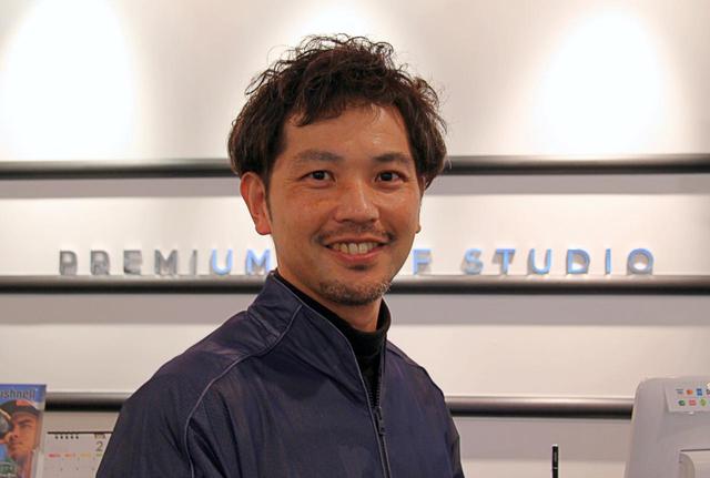 画像: フィッティングしてくれたのはプレミアムゴルフクラブの吉田智さん。「Mr.吉田」としてYouTube等でも活躍中のカリスマフィッター