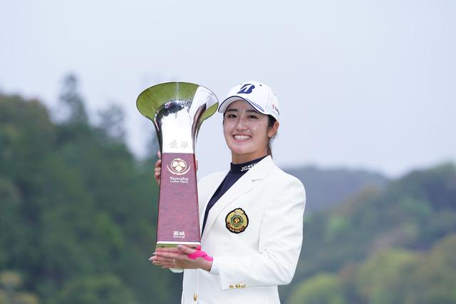 画像: 20-21年シーズン3勝目(通算4勝目)を挙げた稲見萌寧(写真は2021年のヤマハレディースオープン葛城 写真/姉崎正)
