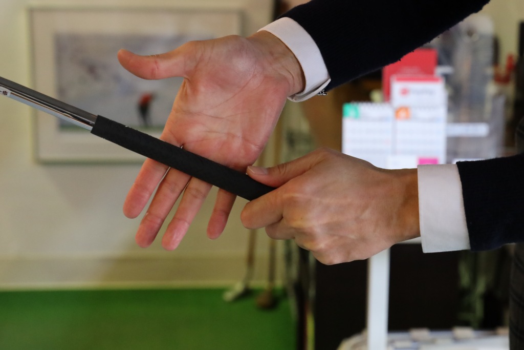 M58 と M62 どっちが太いかわかる ゴルフのグリップの 太さ とスウィングの意外な関係 みんなのゴルフダイジェスト