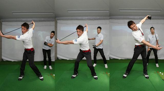 画像: ドライバーの両端を左右の手のひらで挟むように持ちながらシャドースウィングすることで、ひじを曲げる動きができなくなり、自然とスウィングも大きくなると和田