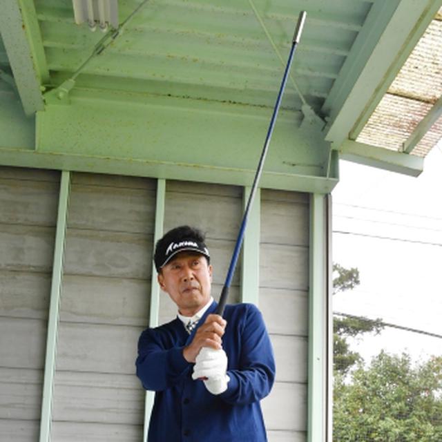 画像: 奥田靖己(おくだせいき)プロ:レギュラーツアー6勝、シニアツアー2勝。 橘田規プロ、高松志門プロから継承する「水平打法」はいまも健在