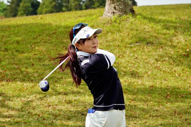 画像: 2015年以来確保し続けるシード権の確保と2勝目を狙う青木瀬令奈(写真は2021年のパナソニックオープンレディース)