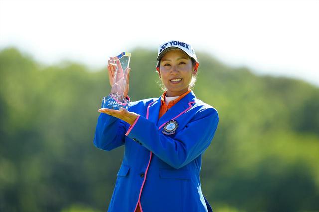 画像: 産休後にツアー復帰し20年ぶり6人目のママとして優勝と連続ノーボギー記録も更新した若林舞衣子(写真は2021年のGMO&サマンサカップ 写真/姉崎正)
