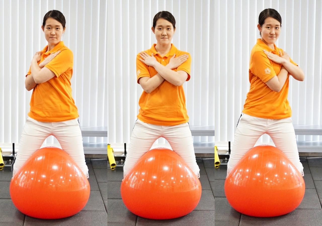 安定したテークバックを支える下半身を作るバランスボールエクササイズ