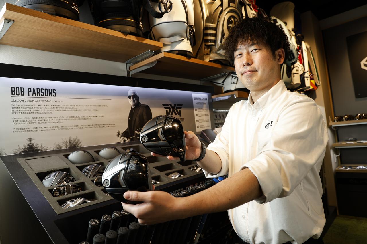 画像: ゴルフ5プレステージ広尾店勤務のフィッター中村柊介さん。ソフトな笑顔と切れ味鋭いフィッティングのギャップが人気