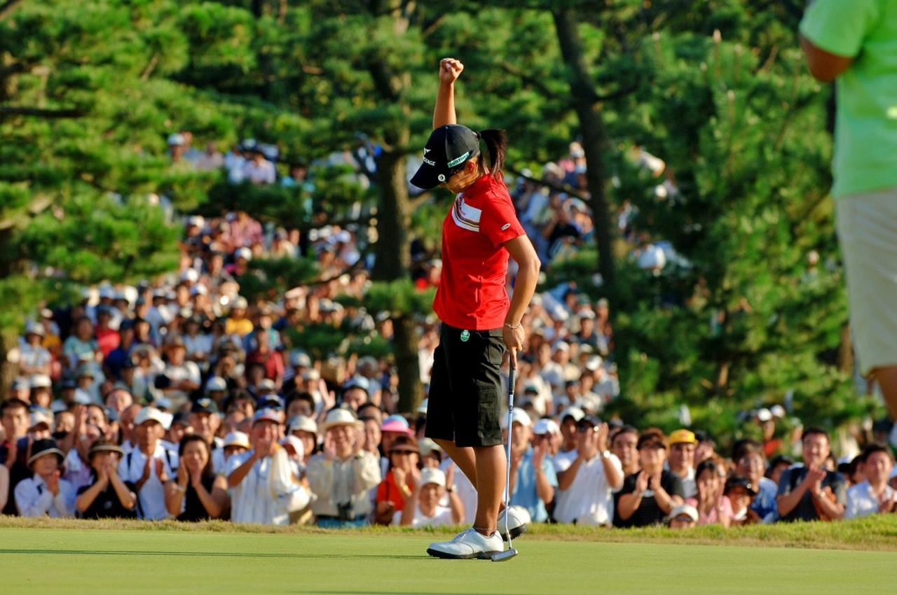 宮里藍&北田瑠衣 Ｗ杯優勝パネルサイン 宮里藍&北田瑠衣 W杯優勝パネルサイン