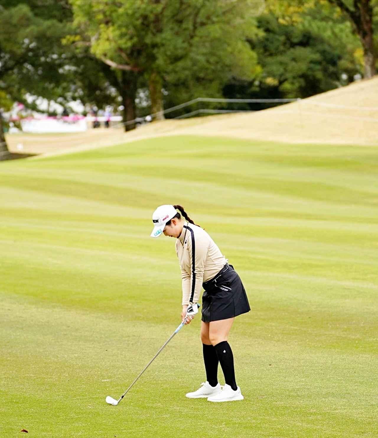 9番目の画像 - 小祝さくらのアイアンスウィング斜め前方連続写真