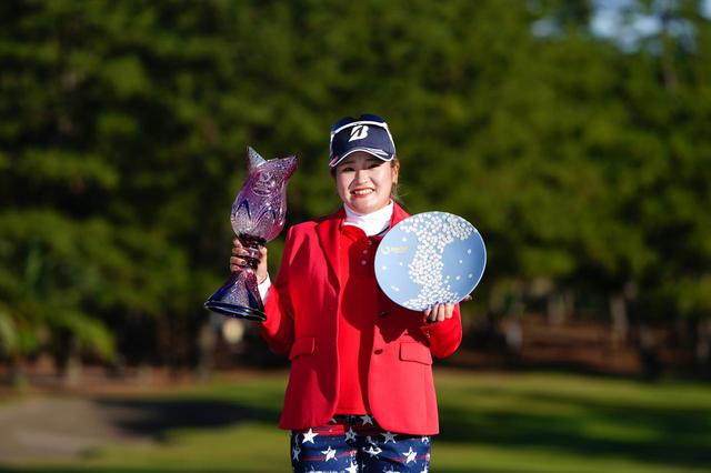 画像: 最終戦の「JLPGAツアー選手権リコー杯」で国内メジャーを制し今季3勝を飾った桑木志帆(写真/岡沢裕行)