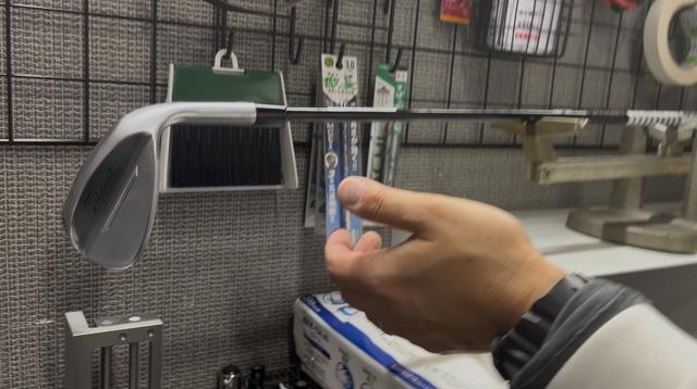 画像: ウェッジはヘッド重量がメーカー、モデルで異なることが多い。ギャップウェッジは総じて軽く作られているためバランスが出にくい傾向があります