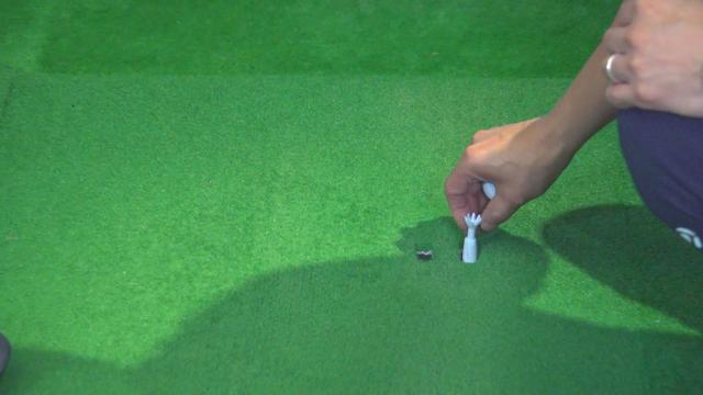 画像: ダイヤル式なので、高さが無段階に調整できる。ティーひとつにも一切の妥協がない