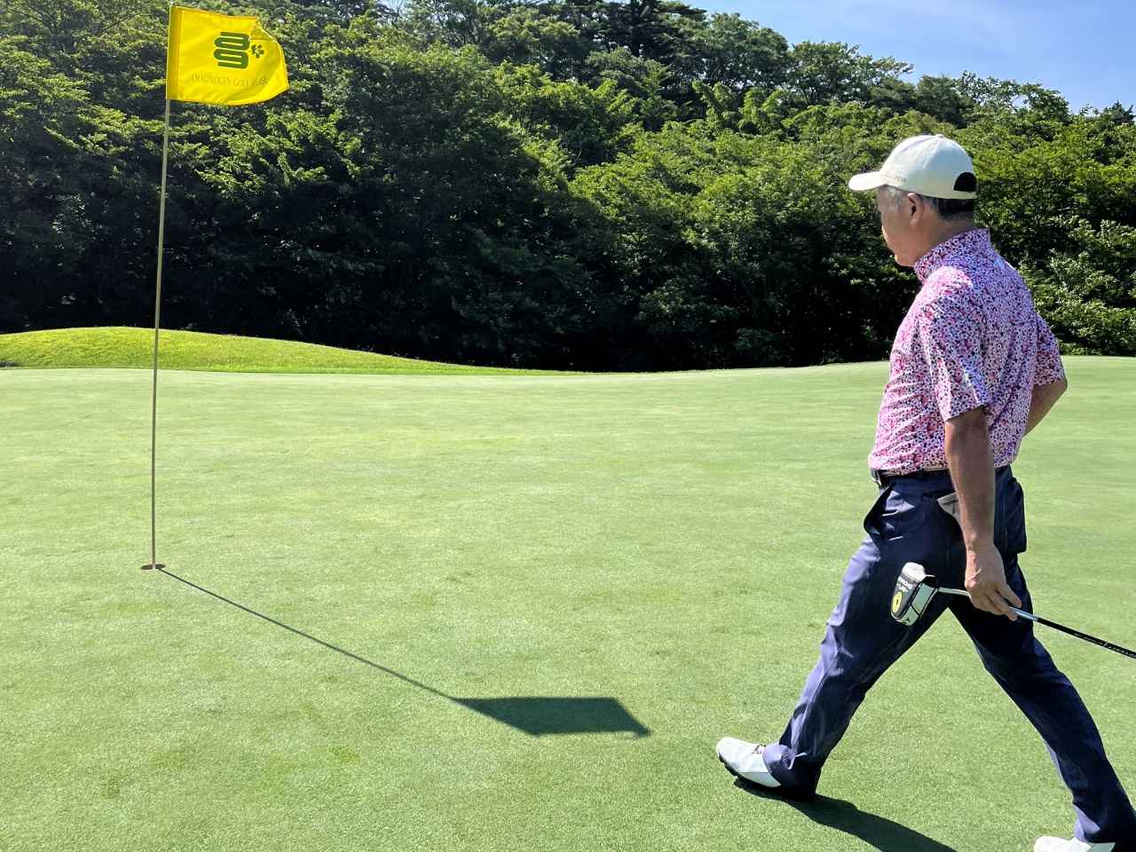 画像: 1歩を「0.9Y＝約82㎝」に調整、毎回歩測する。「たとえば10歩だったら8.2ｍ。練習グリーンでその日のコンディションをフィードバックすることも大切です」（小山さん）