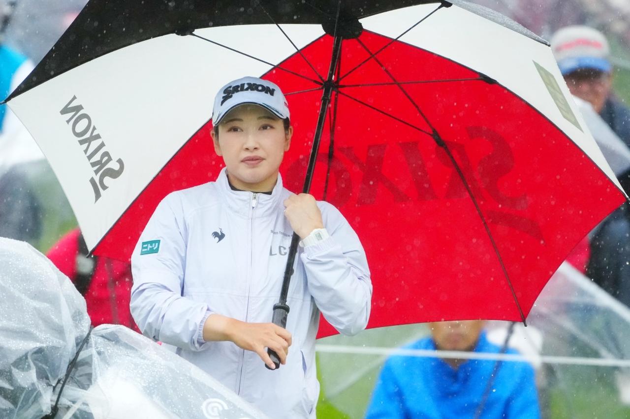 画像: 雨予報のゴルフ、小祝さくらが準備すること。「カッパを用意してグローブ多め。グリーンが遅くなるので少し大きめの距離感で」 - みんなのゴルフダイジェスト