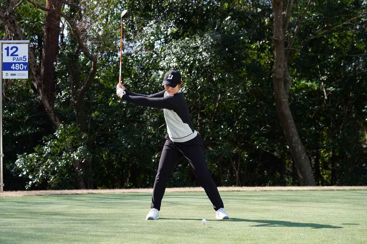 画像 : 4番目の画像 - 渡邉彩香　ドライバー正面連続写真 - みんなのゴルフダイジェスト