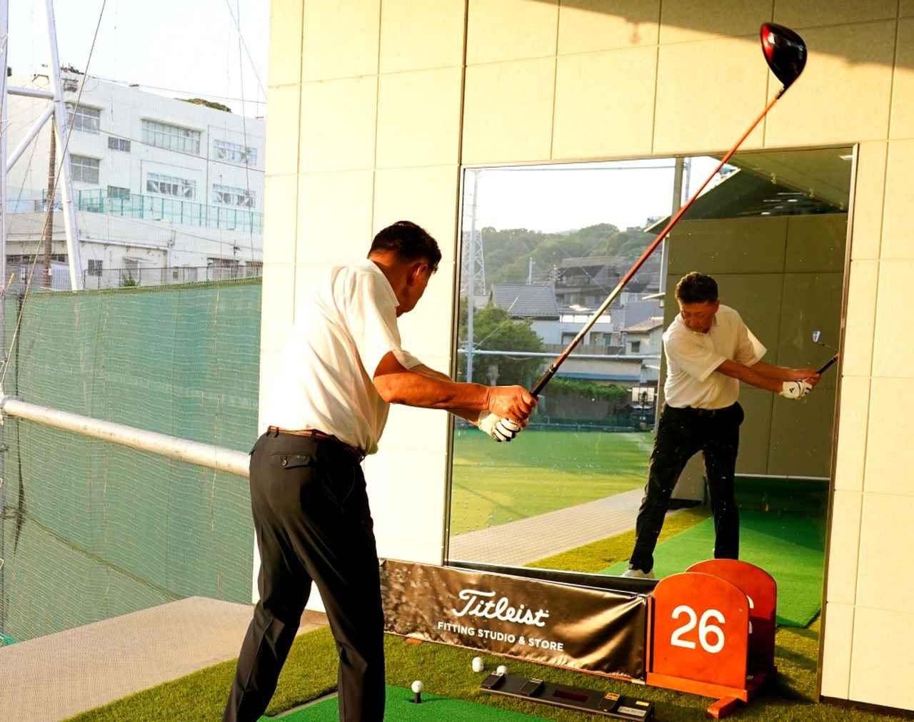 画像: グリップが9時の位置で右わきが締まる