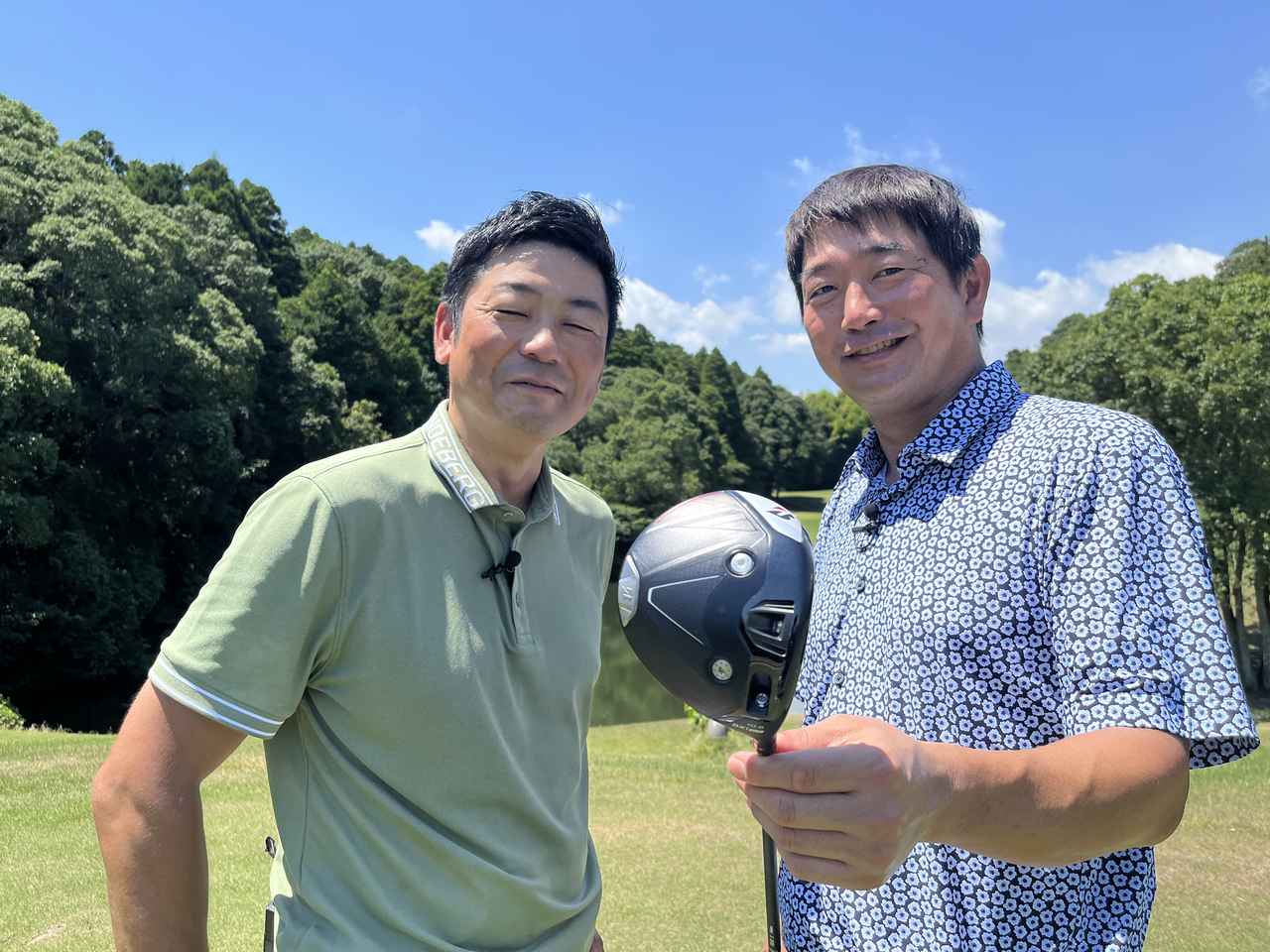 画像: 試打を担当した癸生川喜弘プロ(左)とデータ分析を担当した小島慶太プロ(右)