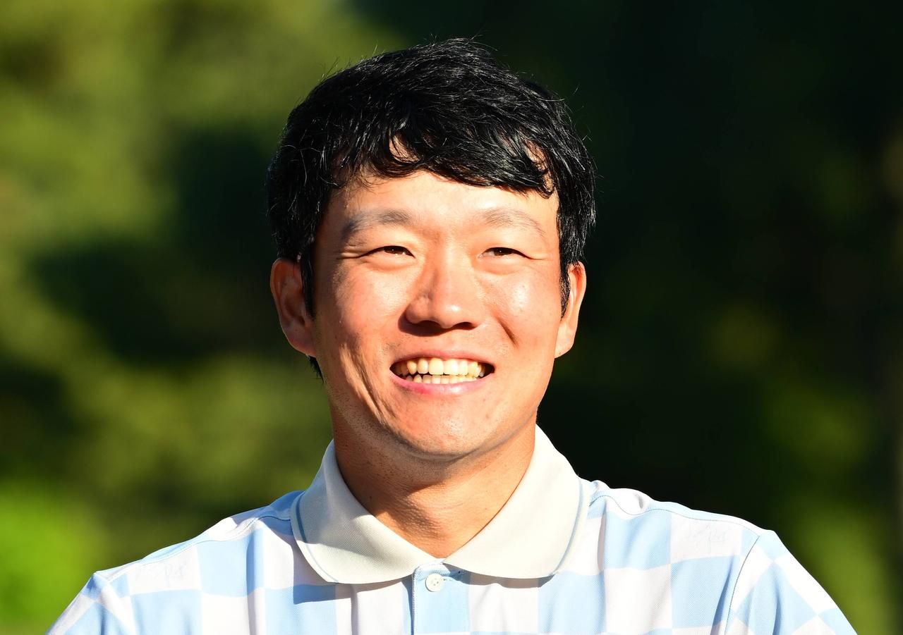画像1: ダフリにトップ、シャンクまで……不調を乗り越え復活優勝した浅地洋佑の克服方法！ 「僕は“右ひじ”で生き返った」