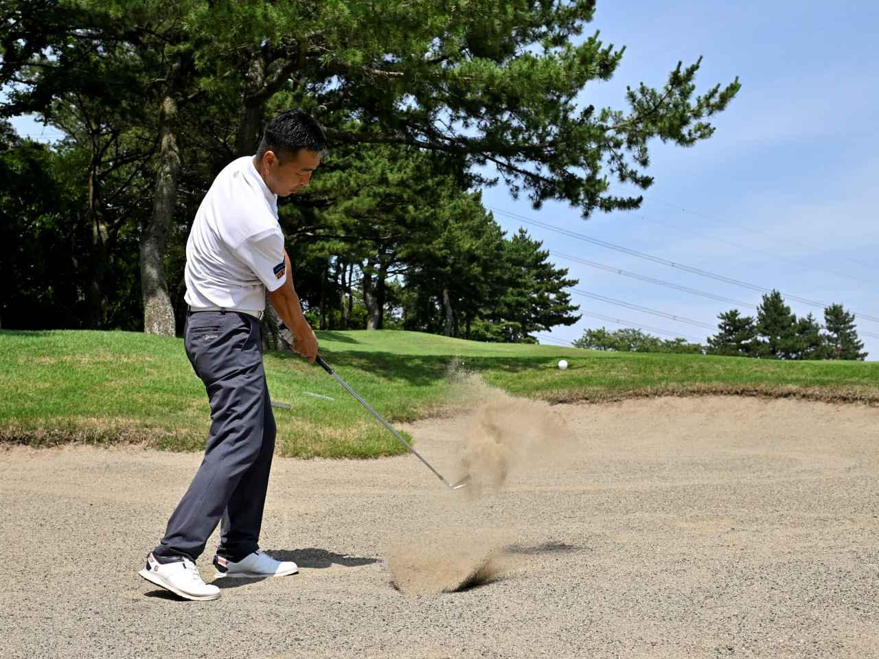 画像: クロスバンカーを苦手にしているアマチュアは多い