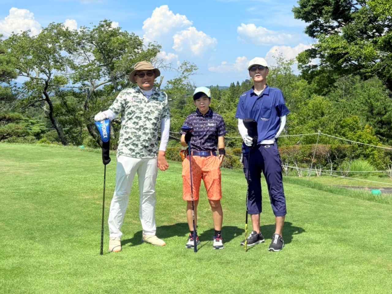 画像: 大会参加選手は全員年上だが、「皆さん、とても優しくしてくれます」。しかし試合となれば、ライバルとして負けるわけにはいかないのです！