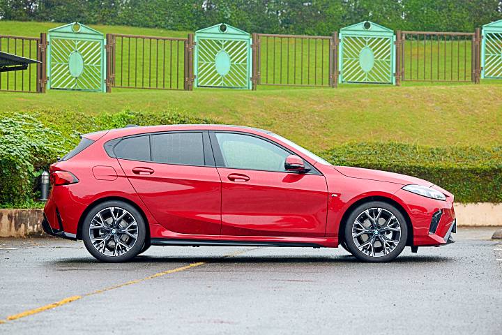画像 : 4番目の画像 - BMW「1シリーズ」の詳細はこちら! - みんなのゴルフダイジェスト