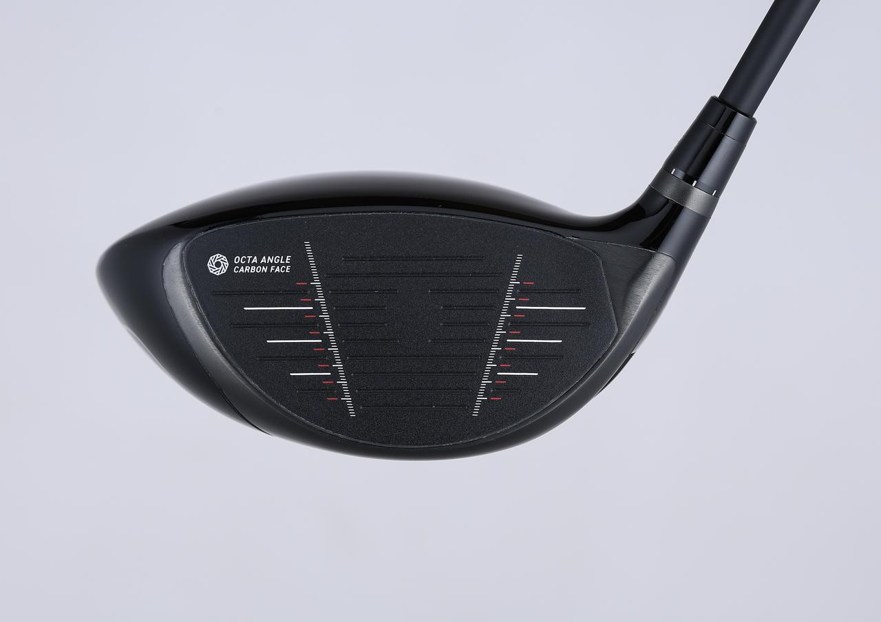 画像: フェースはカーボン。ブラックの面に白いラインが際立つ