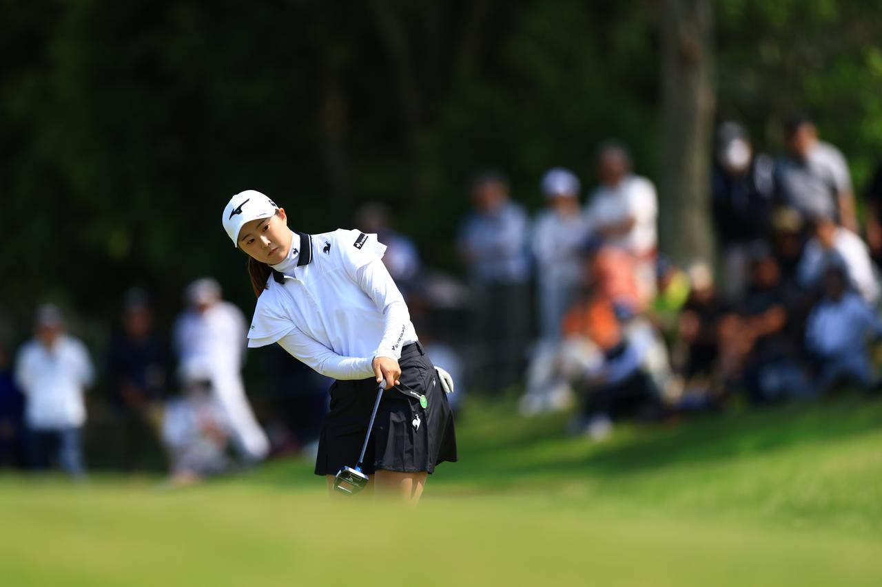 画像: 優勝して、いいペアリングに。「皆さんショートゲームがすごく安定している。先日、安田祐香ちゃんと回ったけど、ショットが曲がってもアプローチ・パターに自信を持っていて、どこからでも寄せてくる感じです。私にもああいうところが必要です」(撮影/大澤進二)