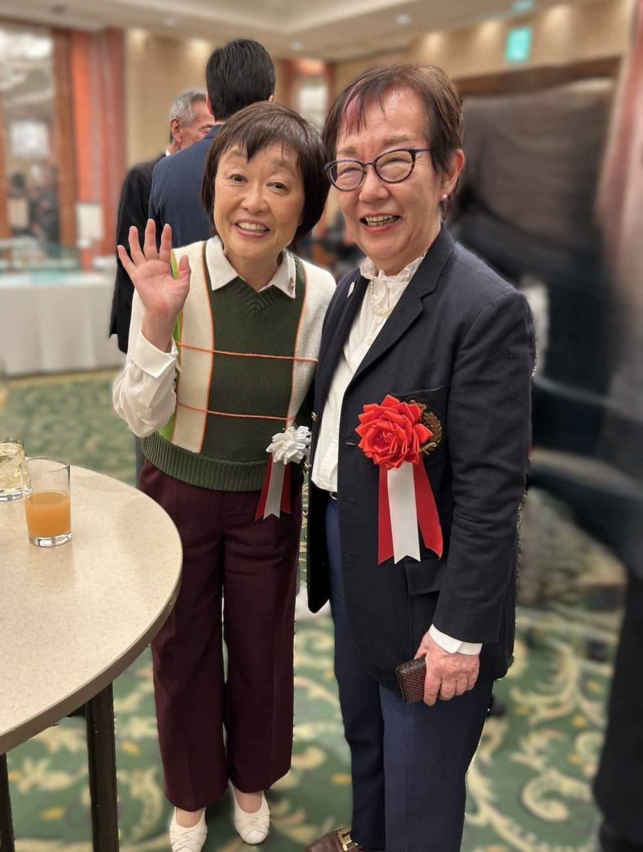 画像: 表彰式に参加していた増田明美さんからも労いの言葉が。増田さんの「コメント力」の伝授があったかどうかは……