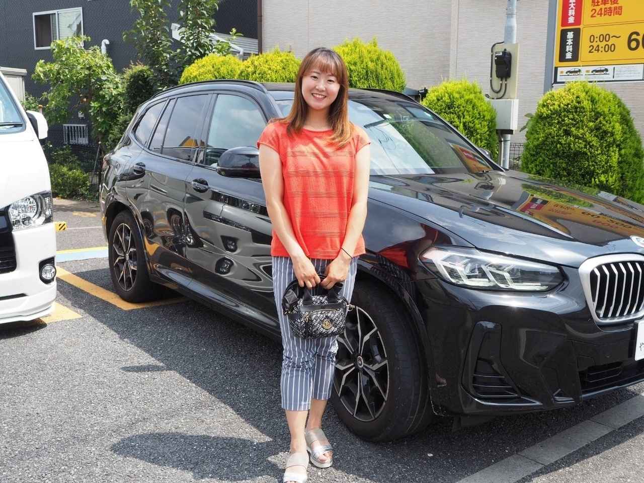 画像: 運転好き。小説も好きで、電車通学中にシャーロック・ホームズや江戸川乱歩などの探偵小説を読んでいた。啓発本の類いは読まないが、「中3のときいただいた『インナーゴルフ』、面白い視点だし、自分のゴルフや私生活にも生かせるところがあるから好きです」