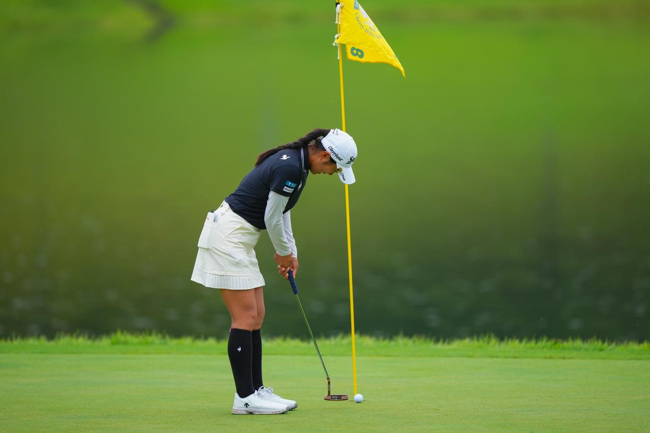 画像: 池越えの18番パー5の2打目を50センチにつけイーグルを奪った中村心