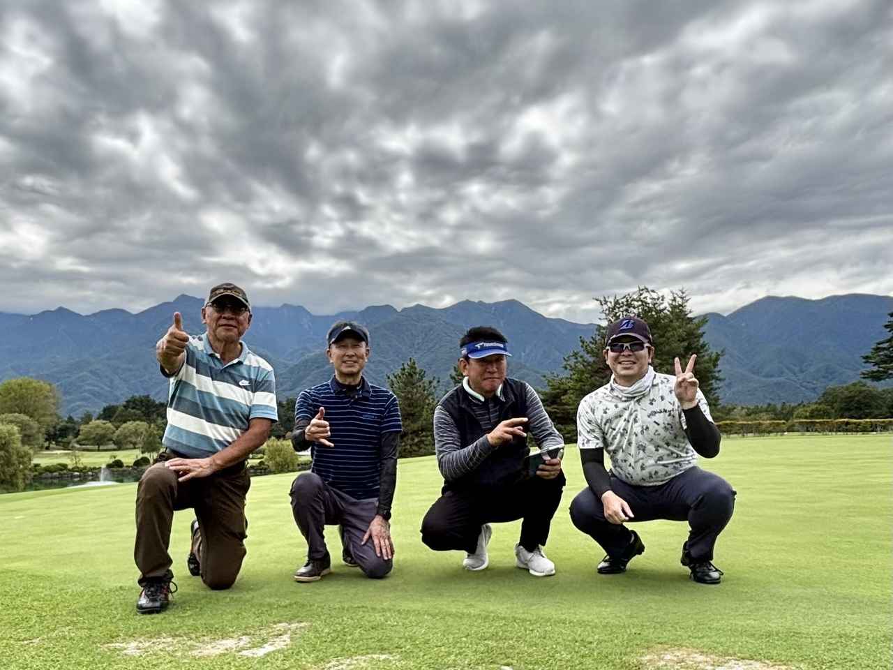 画像: 北の杜カントリー倶楽部の同伴者のみなさんと。左からはむいち、萩野さん、寺橋さん、佐伯さん