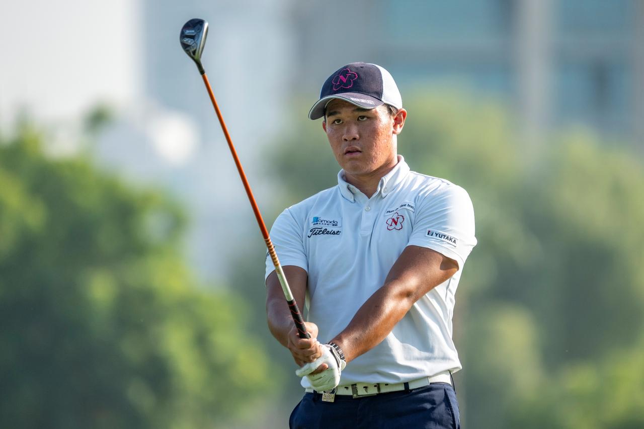 画像: 後半は切り替えて1アンダーフィニッシュの隅内雅人