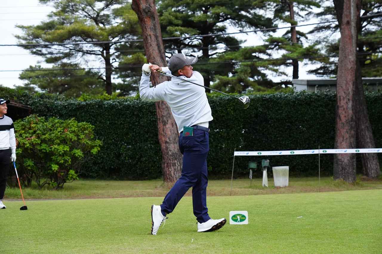 画像 : 10番目の画像 - 練習日に撮影！ 出利葉太一郎の最新ドライバー正面連続写真（撮影/岡沢裕行） - みんなのゴルフダイジェスト