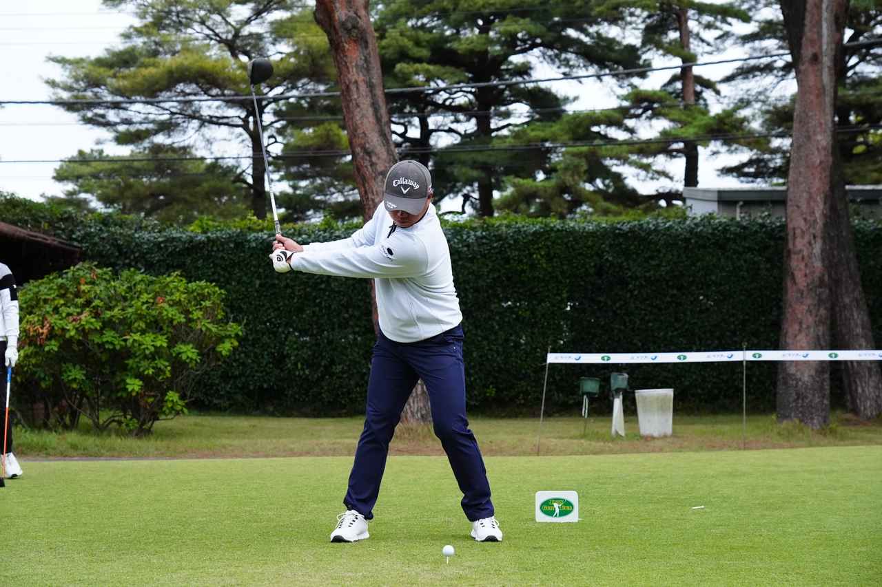 画像 : 3番目の画像 - 練習日に撮影！ 出利葉太一郎の最新ドライバー正面連続写真（撮影/岡沢裕行） - みんなのゴルフダイジェスト
