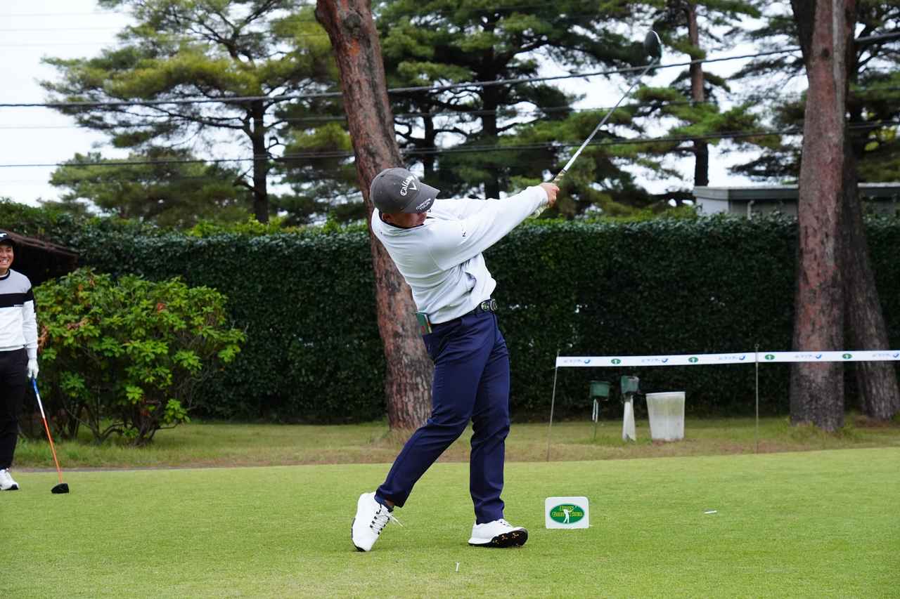 画像 : 9番目の画像 - 練習日に撮影！ 出利葉太一郎の最新ドライバー正面連続写真（撮影/岡沢裕行） - みんなのゴルフダイジェスト