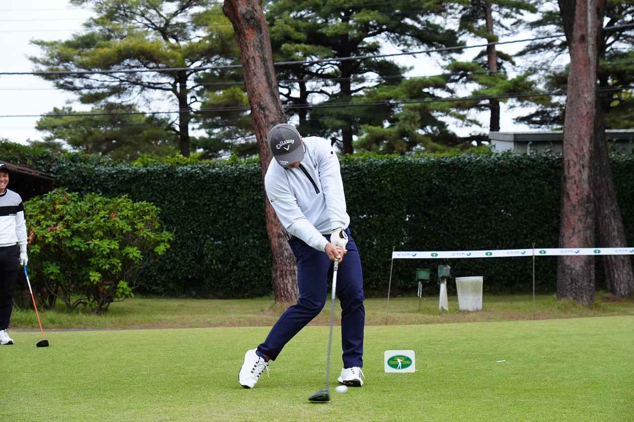 画像 : 7番目の画像 - 練習日に撮影！ 出利葉太一郎の最新ドライバー正面連続写真（撮影/岡沢裕行） - みんなのゴルフダイジェスト