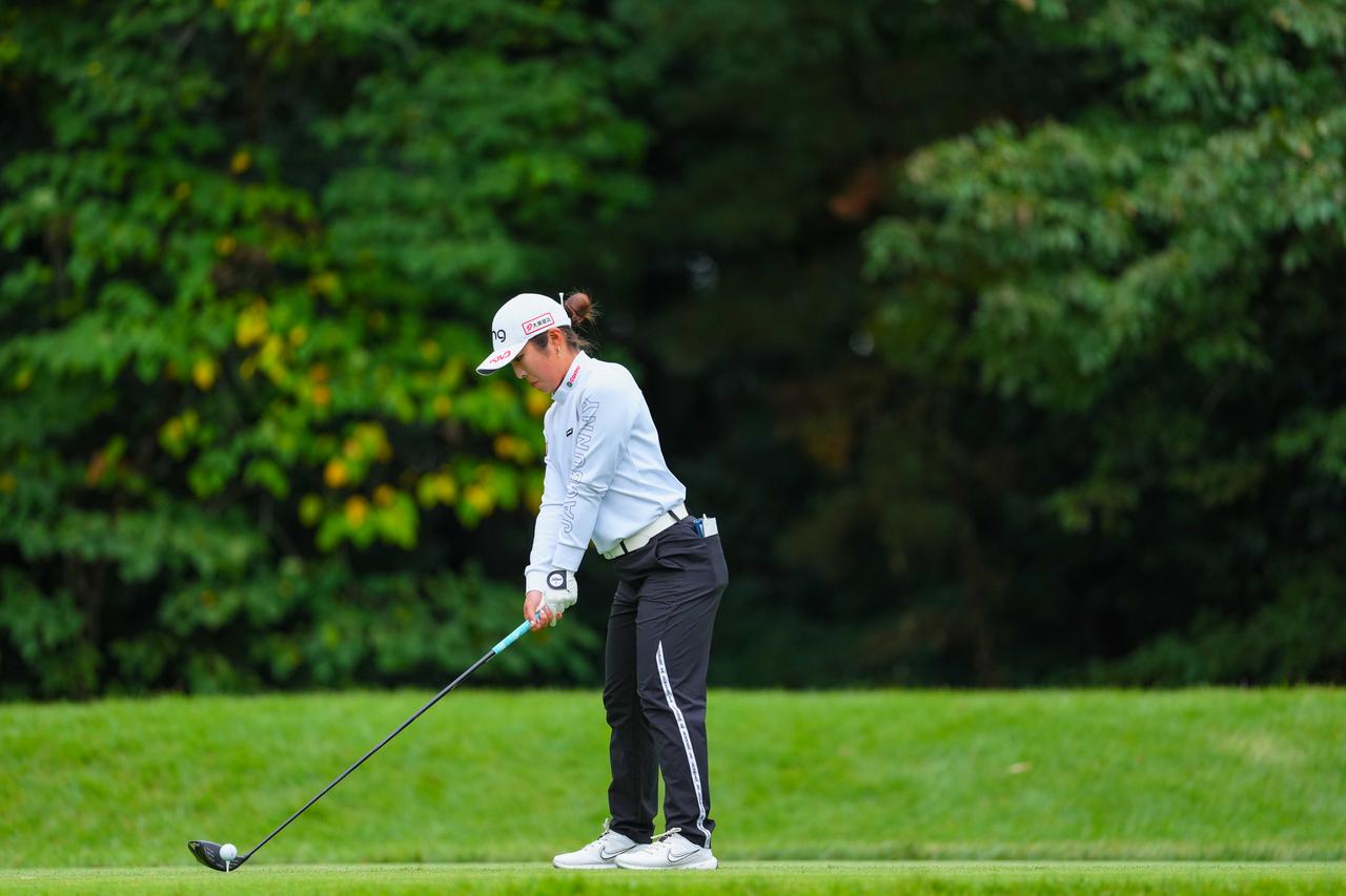 画像 : 1番目の画像 - 佐久間朱莉　ドライバー斜め正面連続写真 - みんなのゴルフダイジェスト