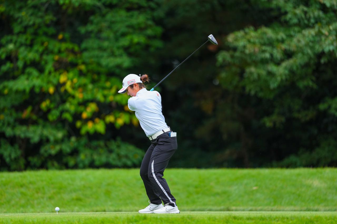 画像 : 7番目の画像 - 佐久間朱莉　ドライバー斜め正面連続写真 - みんなのゴルフダイジェスト