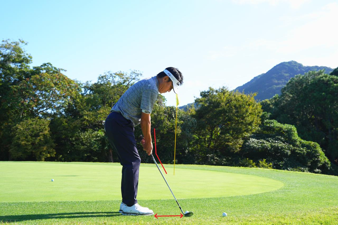 画像: 田中プロの通常のピッチ&ランのアドレス