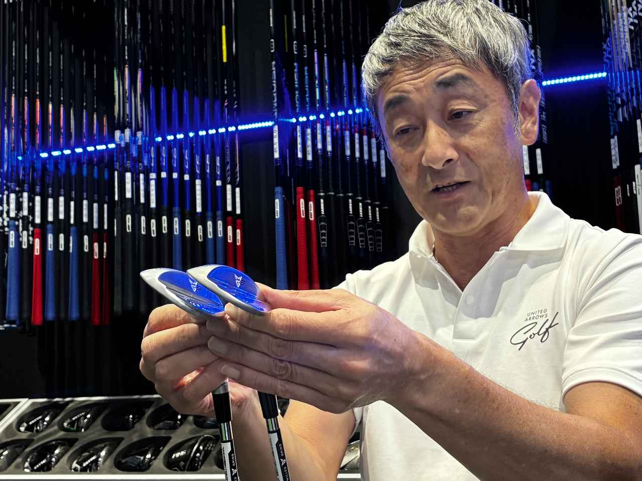 画像: 「トウ、ヒールの後ろ側が大きく削られている。あらゆるライで突っかからずスムーズに抜けるはずです」(平野さん)