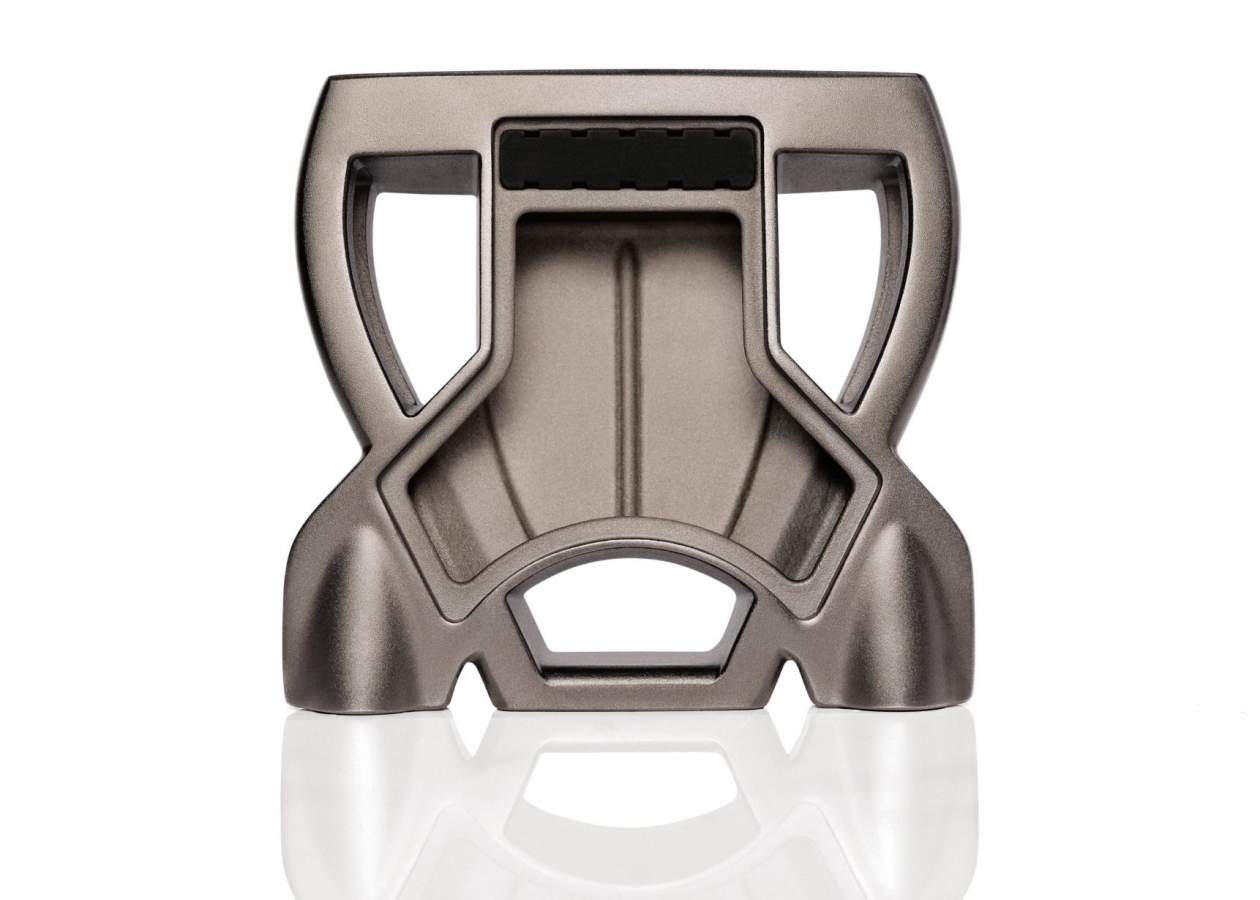 画像: シェフラー、マキロイらが使う「スパイダー ツアーX」を分解すると中央に大きな空間がある。コンパクトヘッドながらMOIを高める一因だ