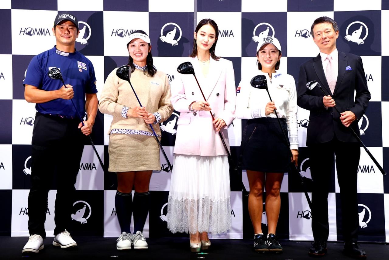 画像: イベントに登壇した三隅直人、葭葉ルミ、剛力彩芽さん、イ・ボミ、小川典利大代表取締役社長兼最高経営責任者